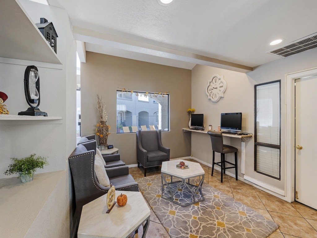 Glen Oaks Apartments